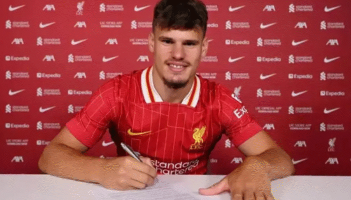 Liverpool resmi transfer bek kiri Miloz Kerkez